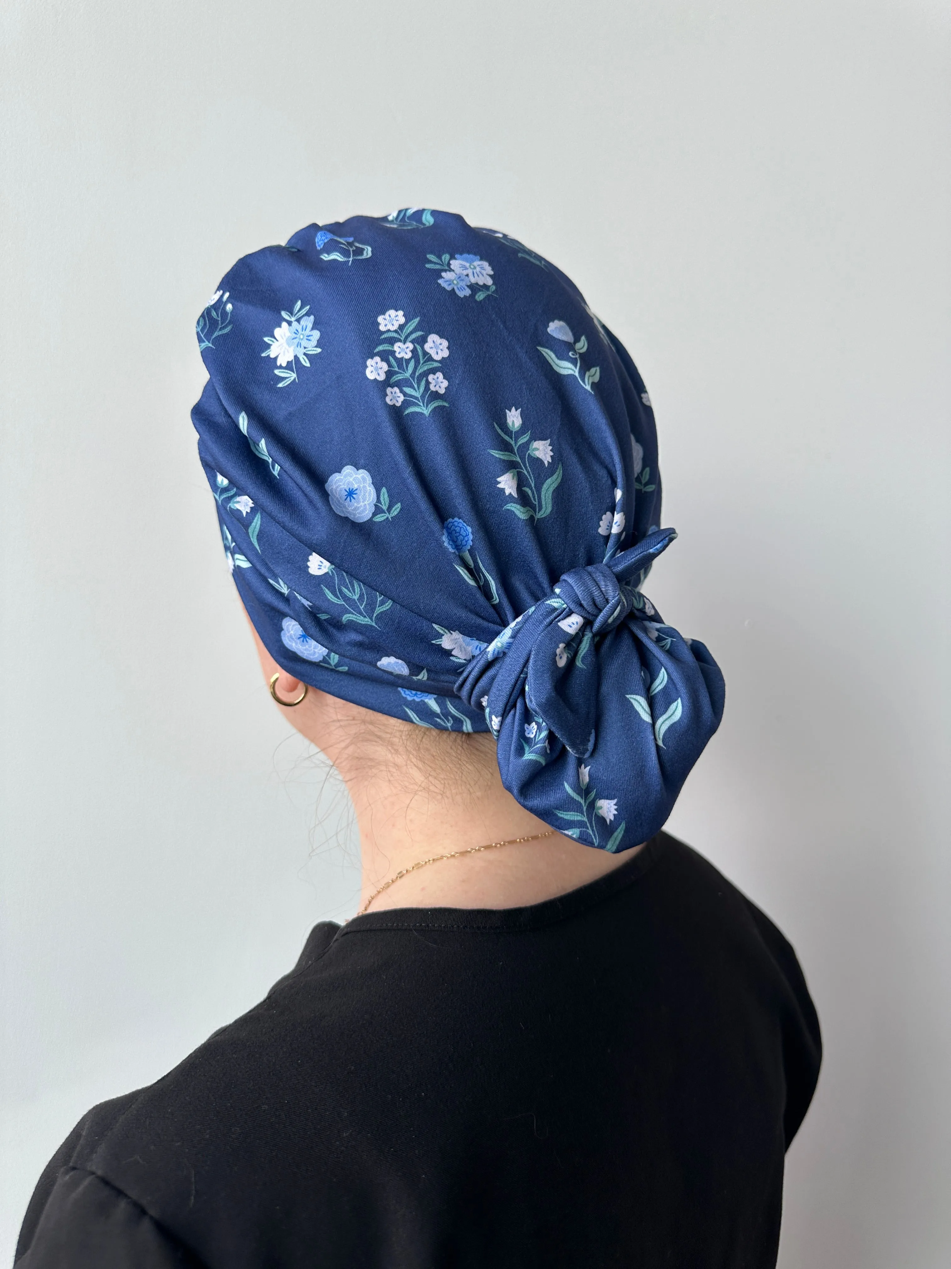 DuoStyle Scrub Hat - Sapphire Petals