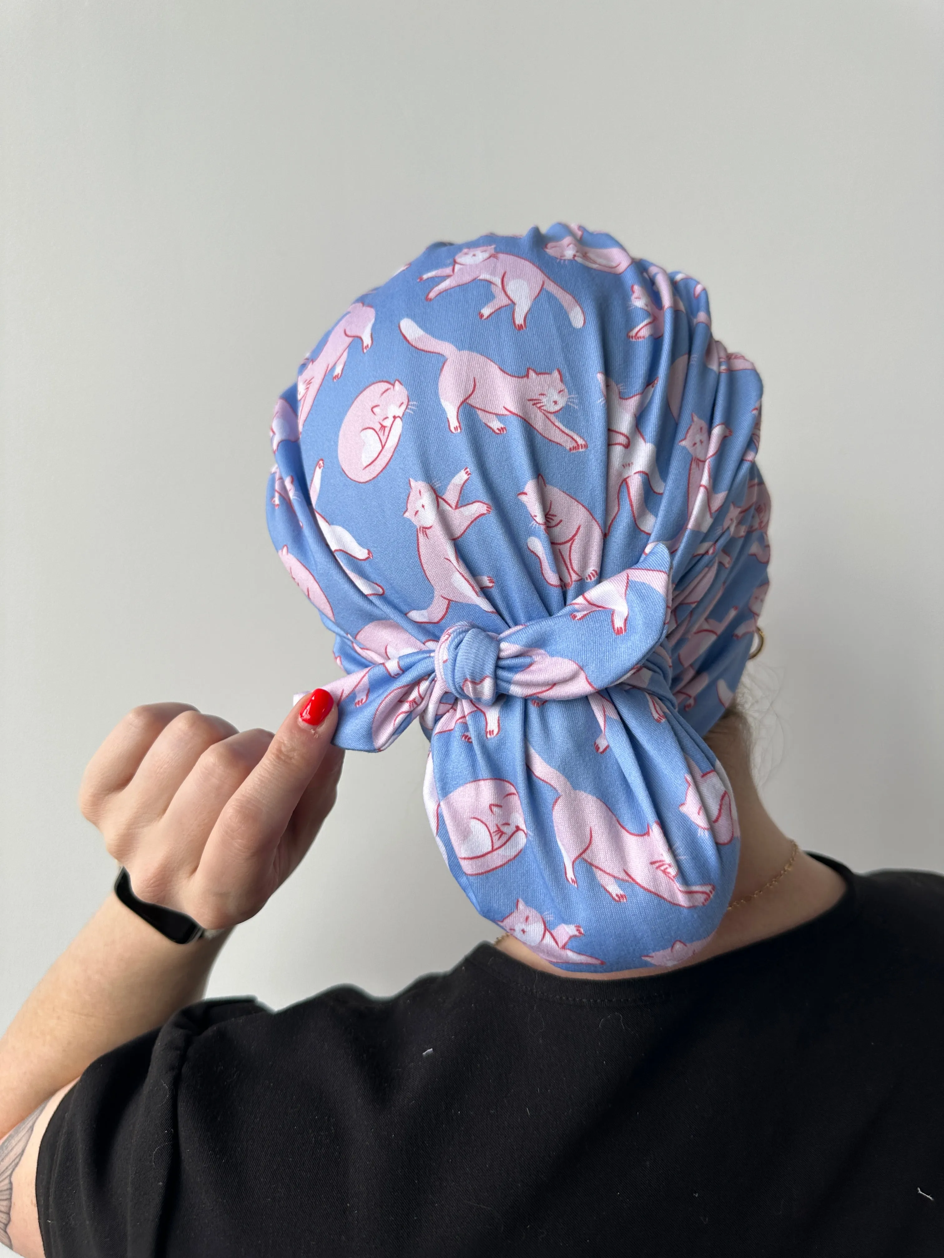 DuoStyle Scrub Hat - Stretching Kittens