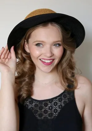 Venus Visor Hat